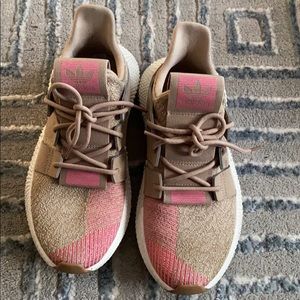 women adidas sneakers